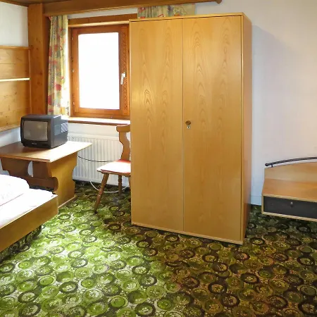 Haus Alpenland 440w Apartment
